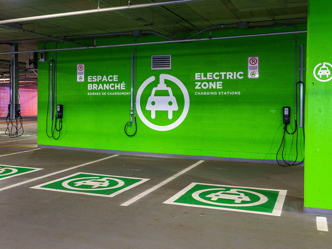 VoitureElectriqueRecharge_Final.jpg