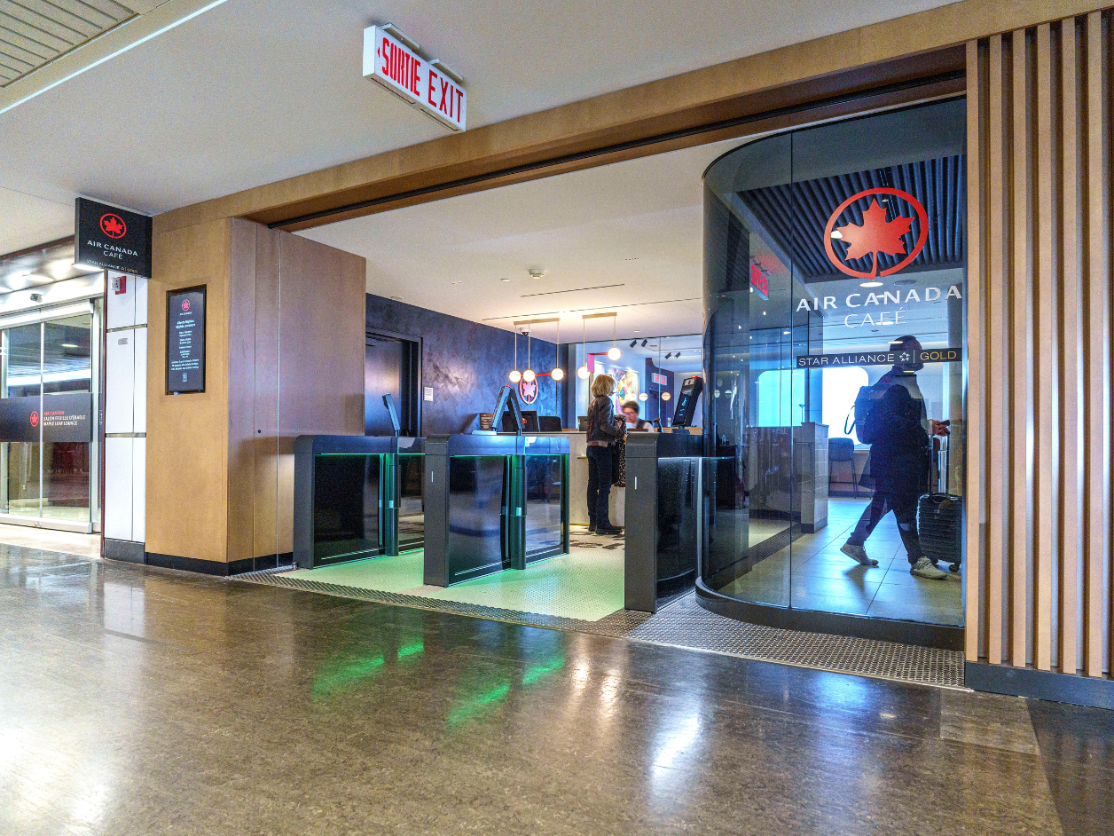 facade_aircanadacafe_hero_finale.png